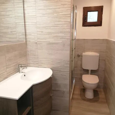 Çiftlik konaklama Bio Apipoli Lucino