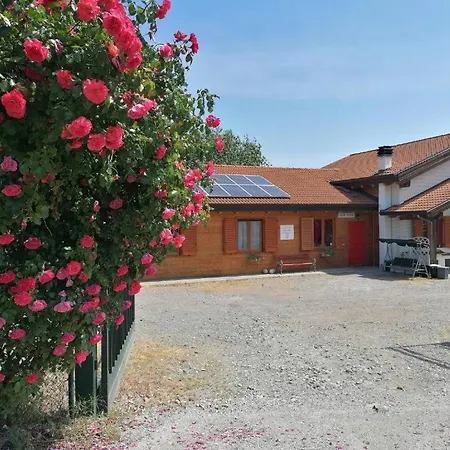 Çiftlik konaklama Bio Apipoli Lucino